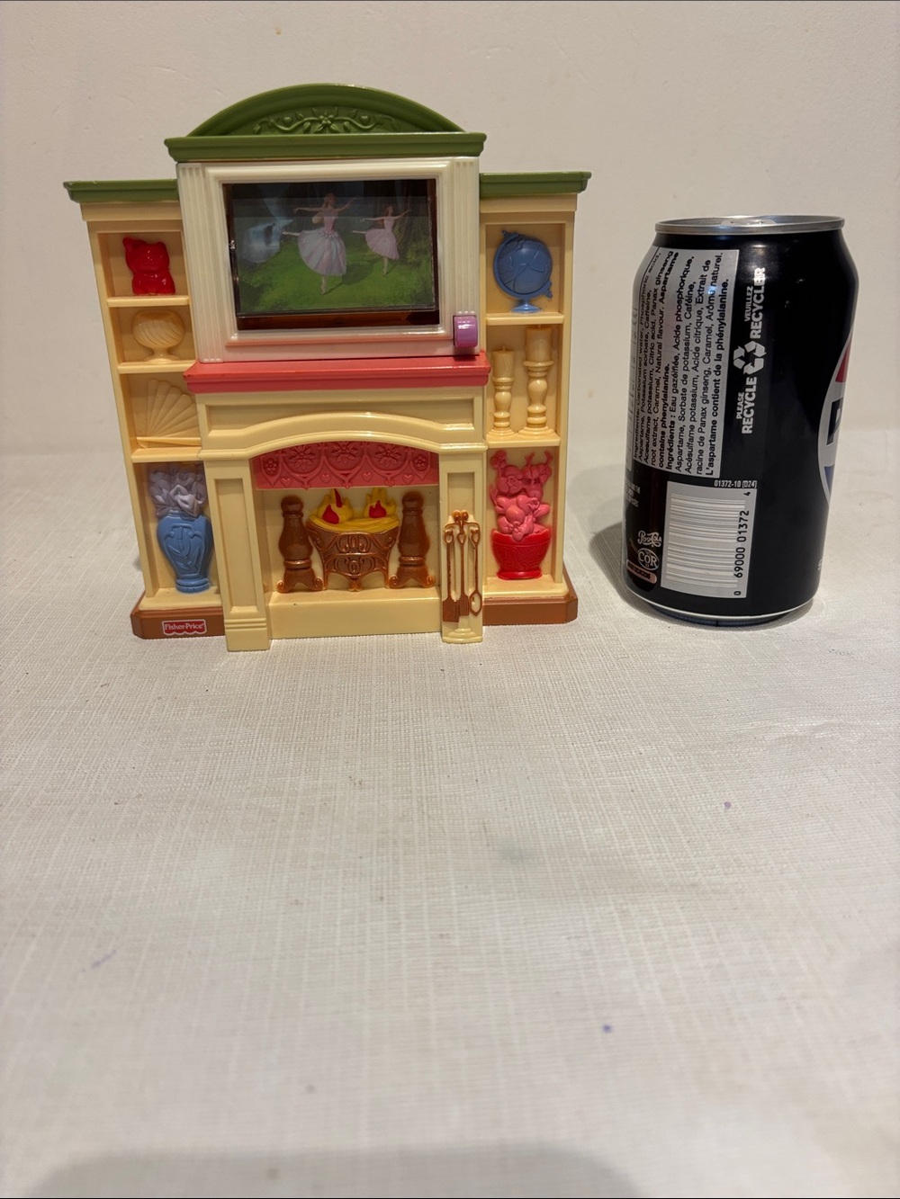 2006 Fisher Price Loving Family Fire Place & TV - Picture 7 of 8